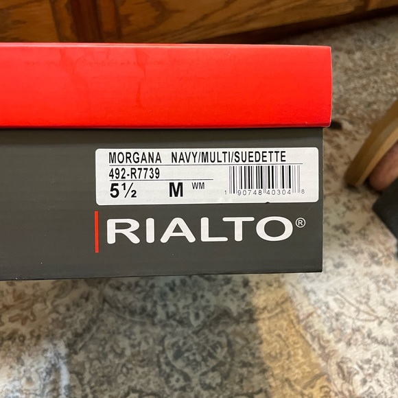 Heels - Picture 2 of 3